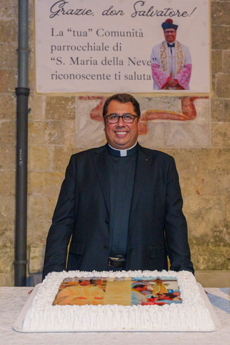 Scopri di più sull'articolo Concelebrazione Eucaristica di ringraziamento 10 anni di Ministero Don Salvatore Rubino (foto)