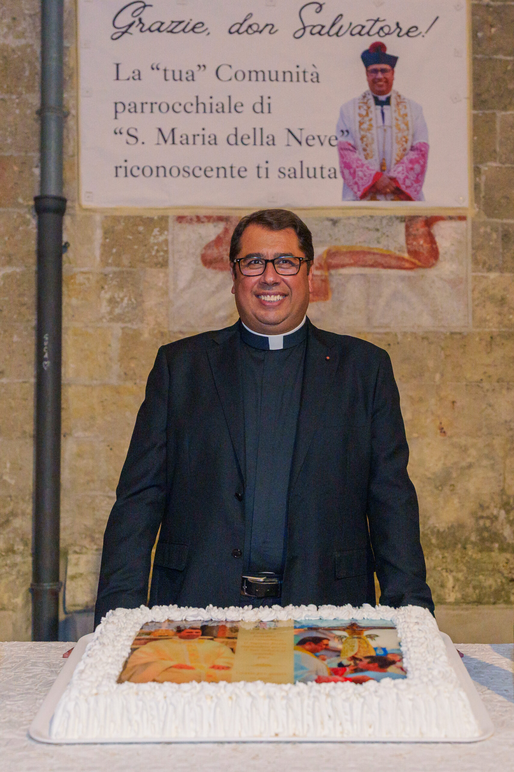 Scopri di più sull'articolo Concelebrazione Eucaristica di ringraziamento 10 anni di Ministero Don Salvatore Rubino (foto)